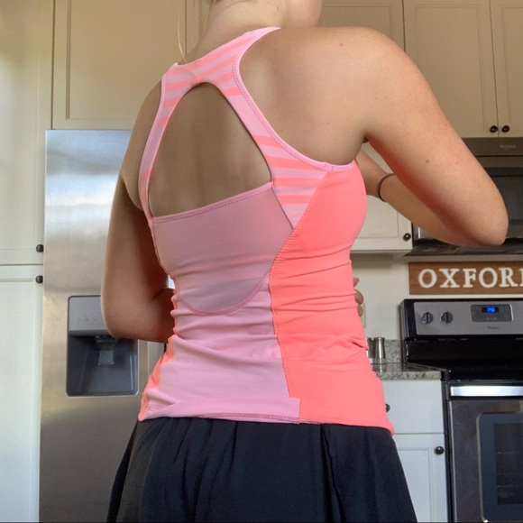 Lululemon - Picture 4 of 8